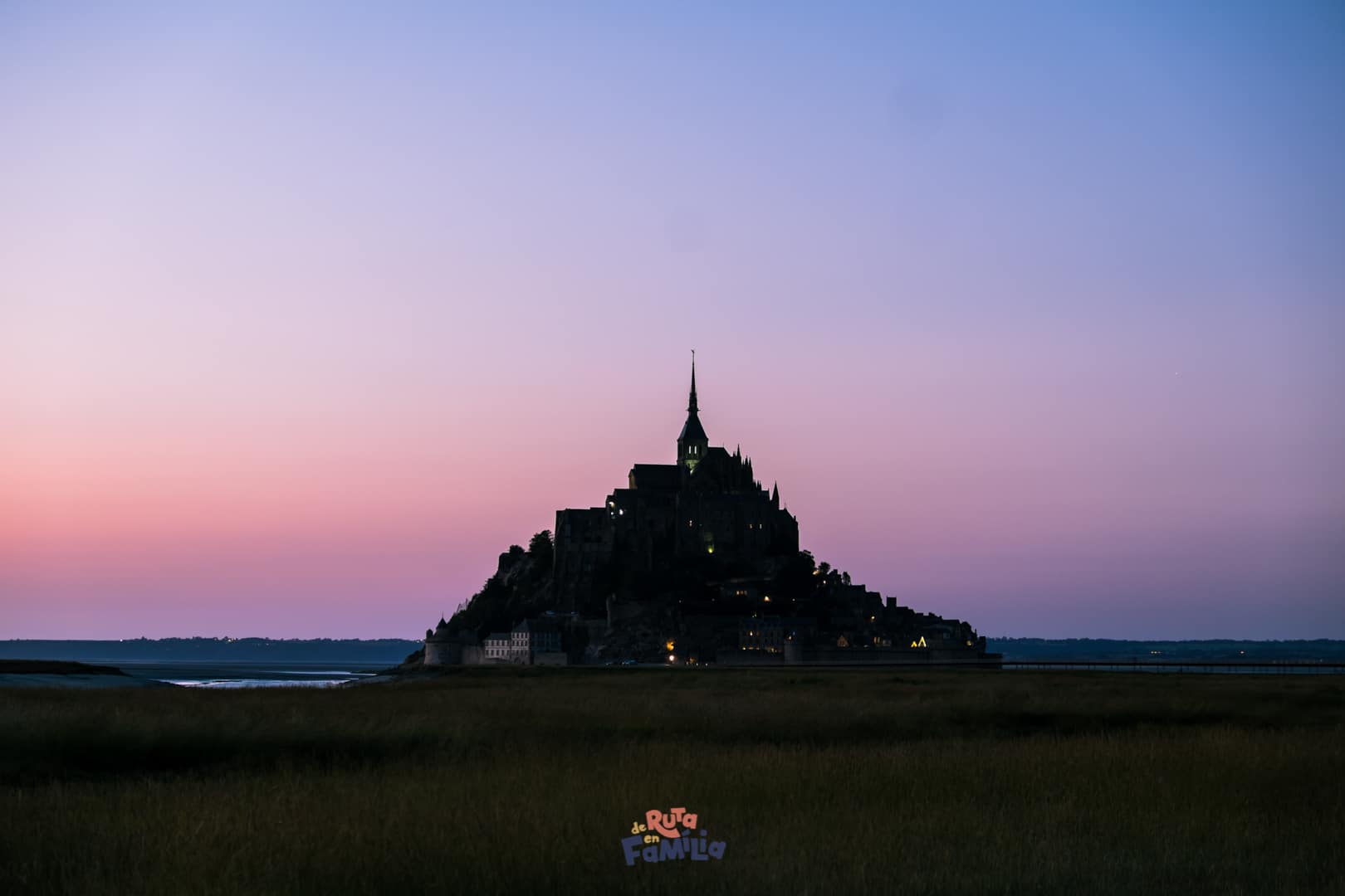 El Mont Saint-Michel de noche