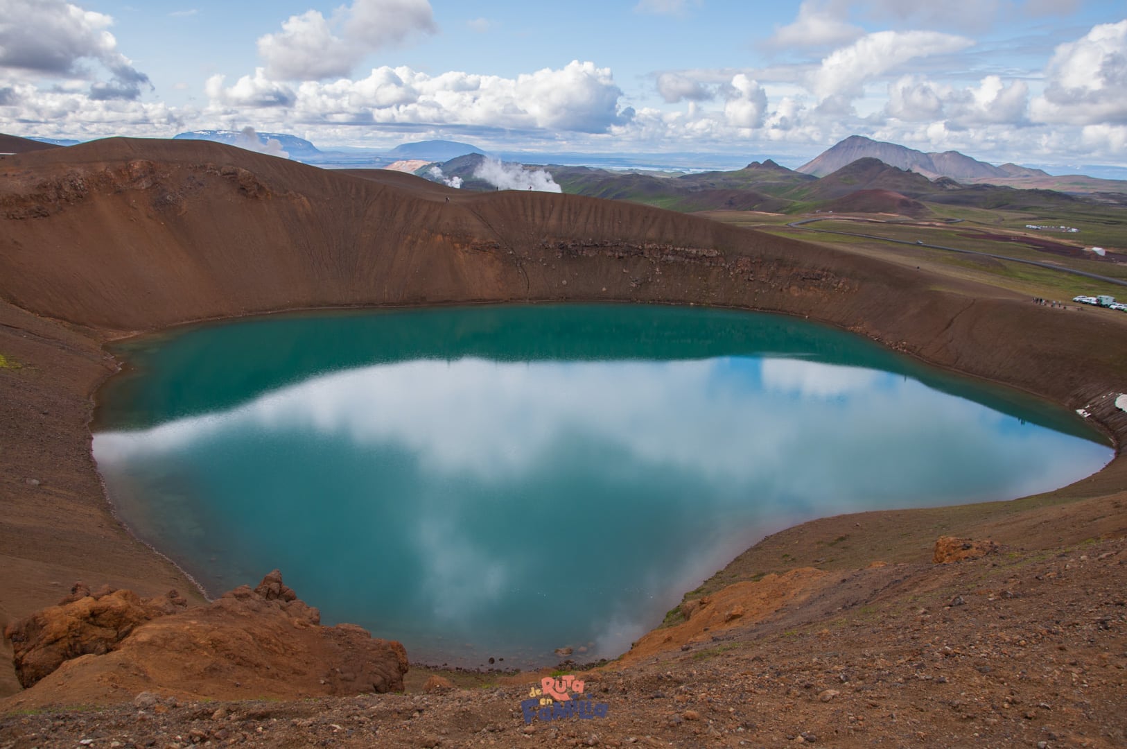 El cráter del volcán Viti en Islandia