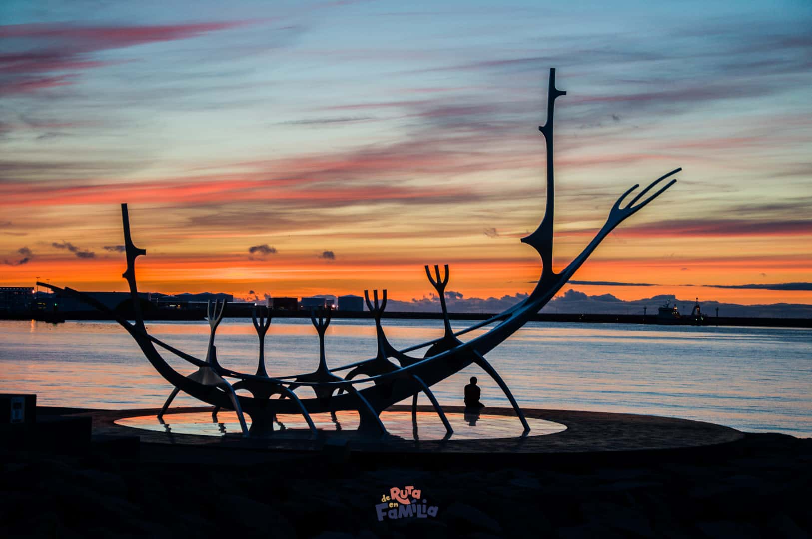 La escultura del Viajero del Sol de Reikiavik