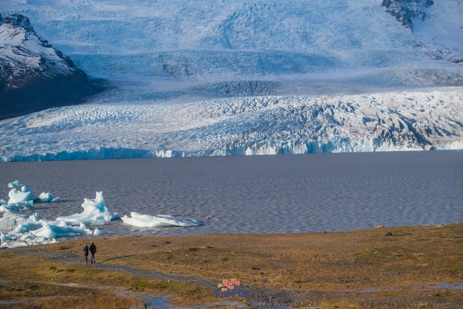 La laguna glaciar Fjallsárlón de Islandia