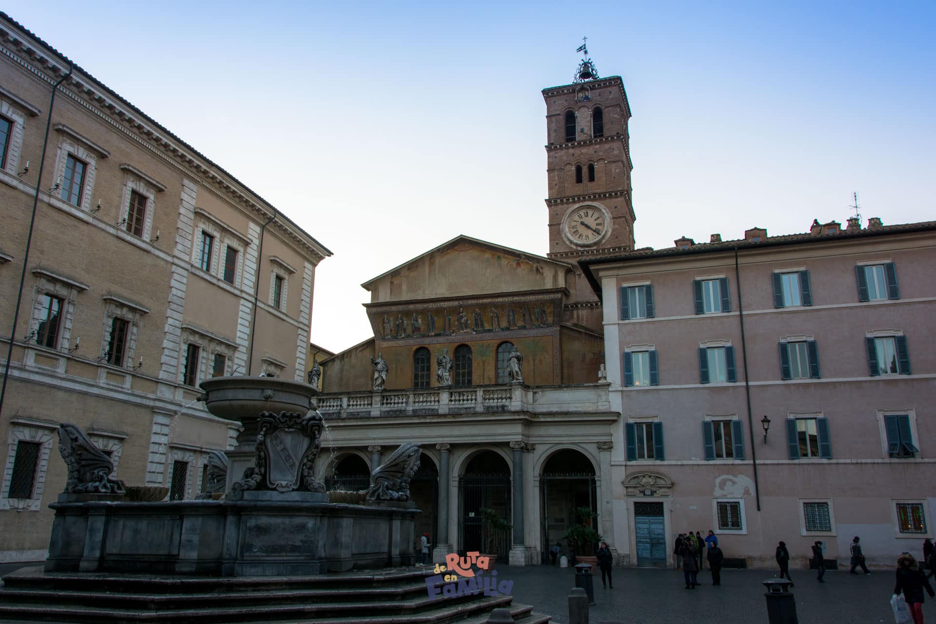 Santa Maria in Trastevere, una de las iglesias más antiguas de Roma