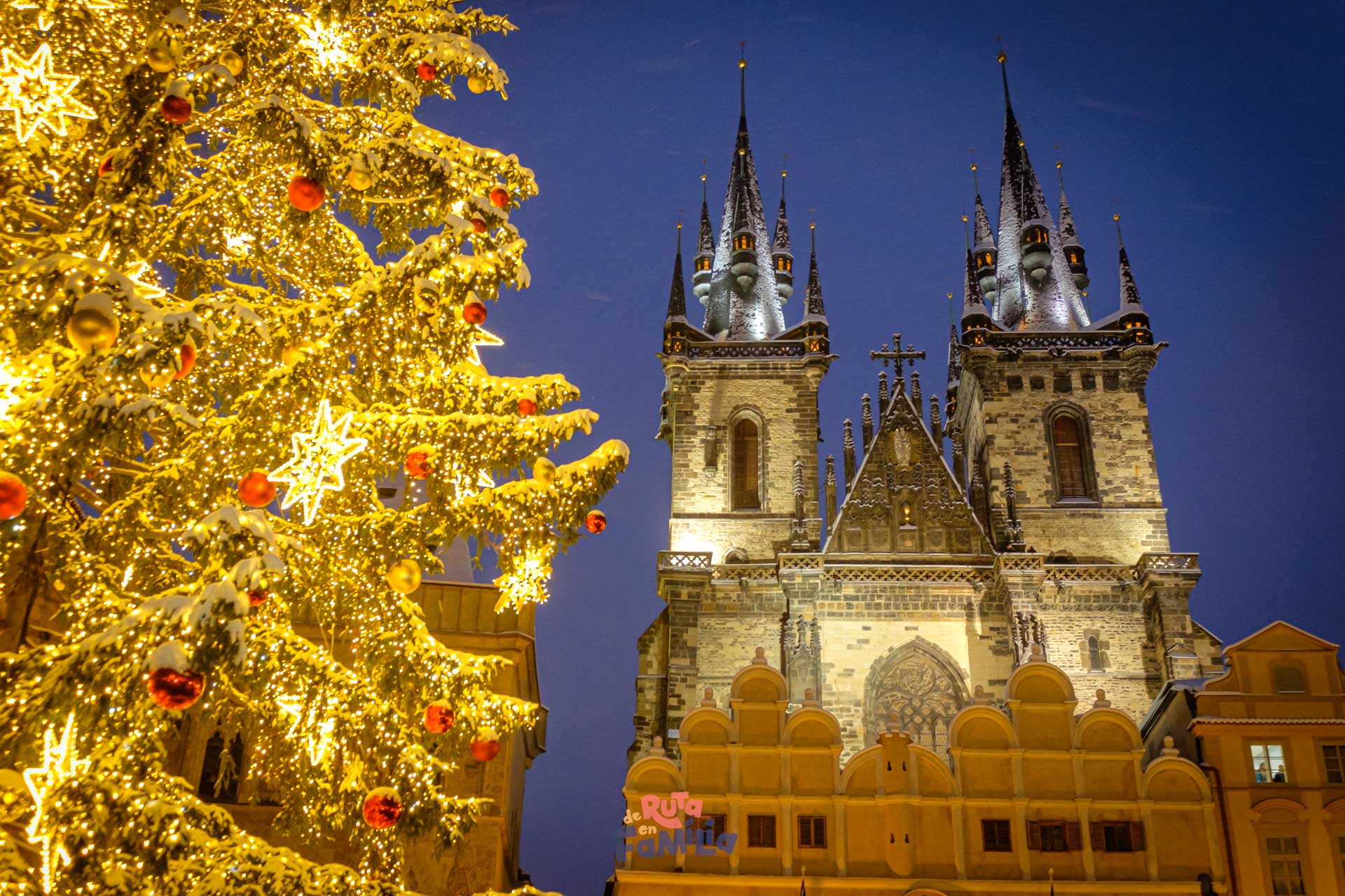 Mercado de Navidad de la plaza de la Ciudad Vieja de Praga